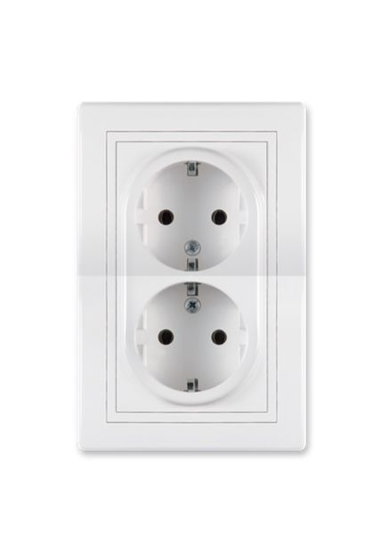 Utičnica 2P 16A 250V bijela Prestige